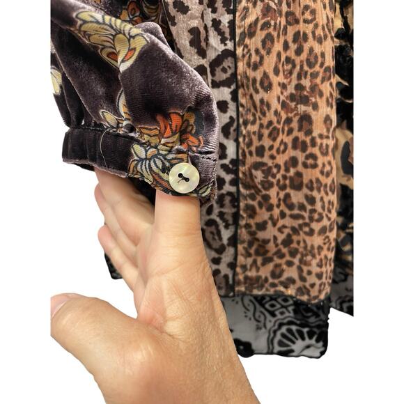 John Mark Boho Velvet Top Womens M Crushed Burnout Shirt Embroidered Dark Grunge - Picture 10 of 16